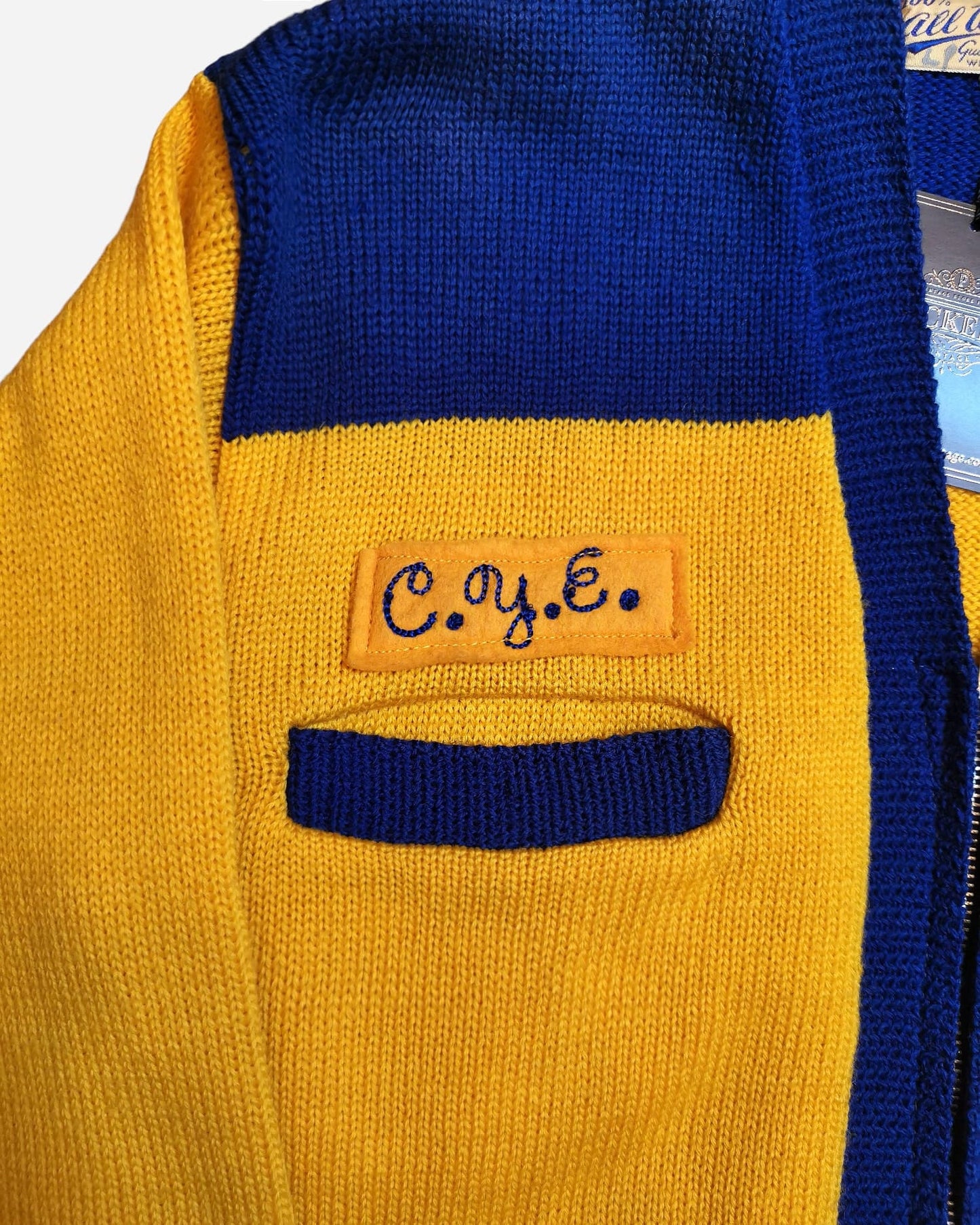 Cardigan vintage, Knit Letterman, mode vintage, Gilet de collection, Boutique Pickers Vintage Officiel, Mode Vintage Homme, Femme et Enfant.