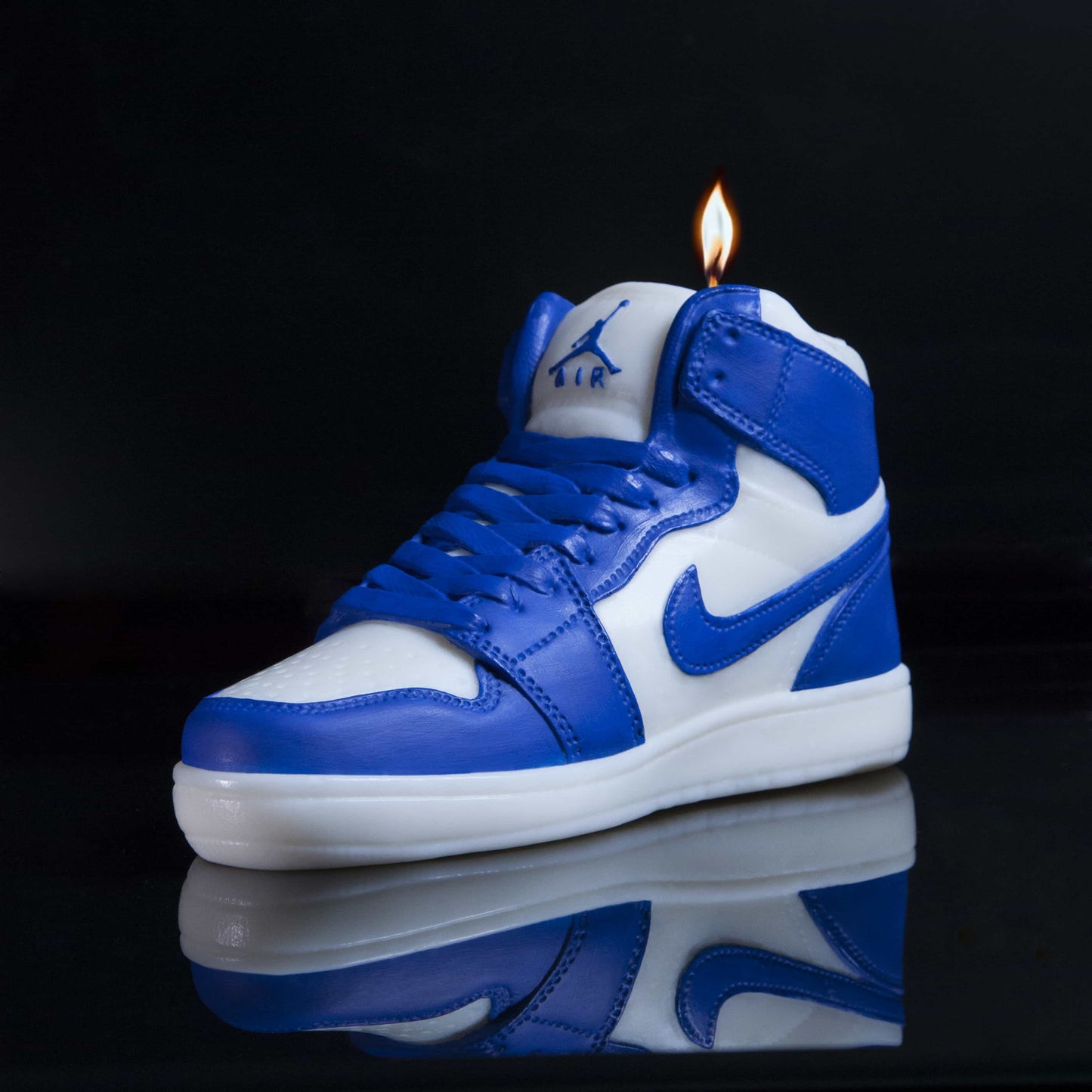 Bougie Sneakers Colette Paris Mon Amour, Colette Bougie en forme de Basket, Bougie Jordan One, Bougie de Collection, Bougie Streetwear, Culture Sneakers, Bougie Originale, Passion Sneakers, Bougie Tendance, Bougie Jordan 1 Lost And Found Chicago, Sneakers Addict, Boutique Pickers Vintage Officielle
