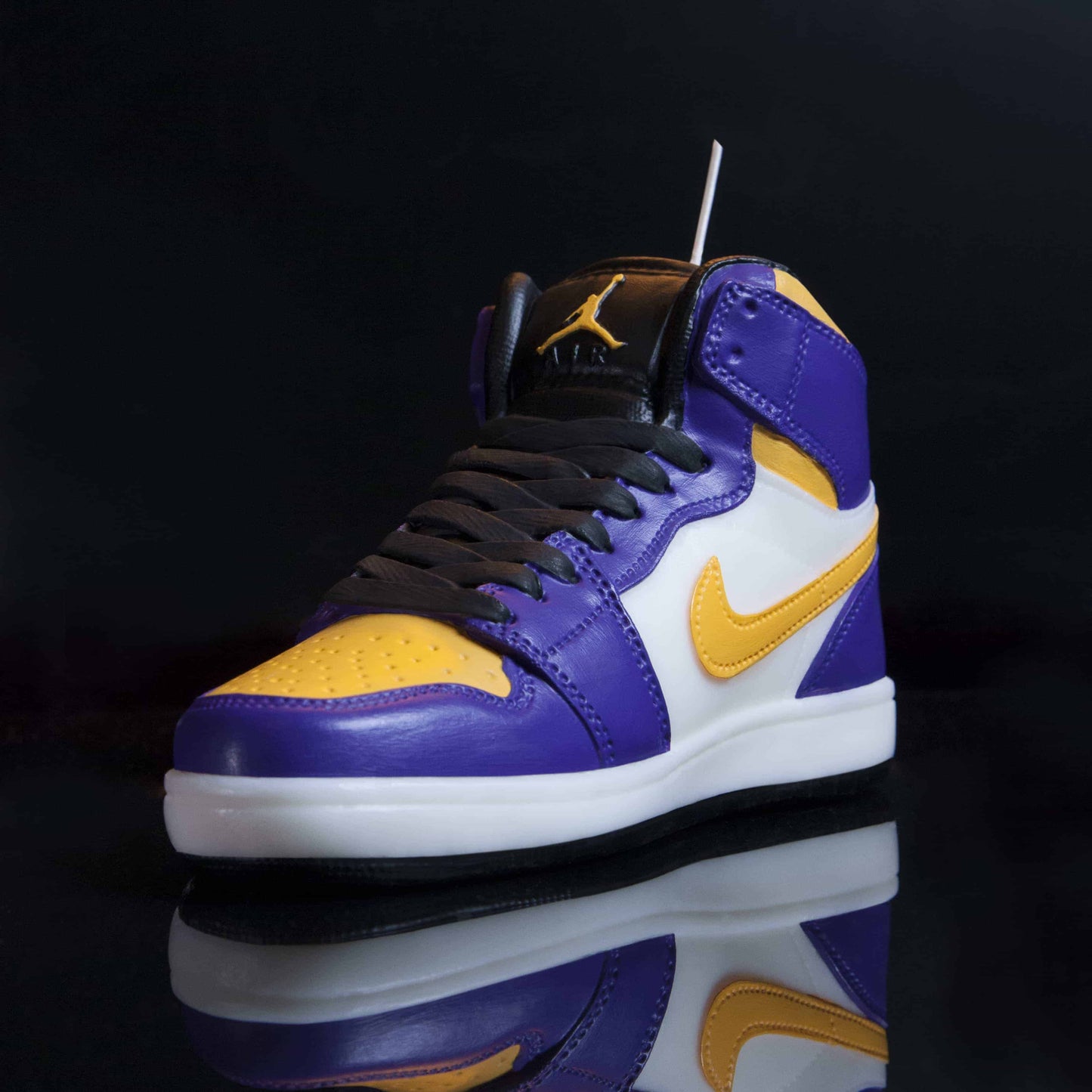 Bougie Originale, Bougie Sneakers, Bougie en forme de Basket, Passion Sneakers, Bougie de Collection, Bougie Jordan One, kobi bryant, Lakers Los angels, Boutique Pickers Vintage Officielle