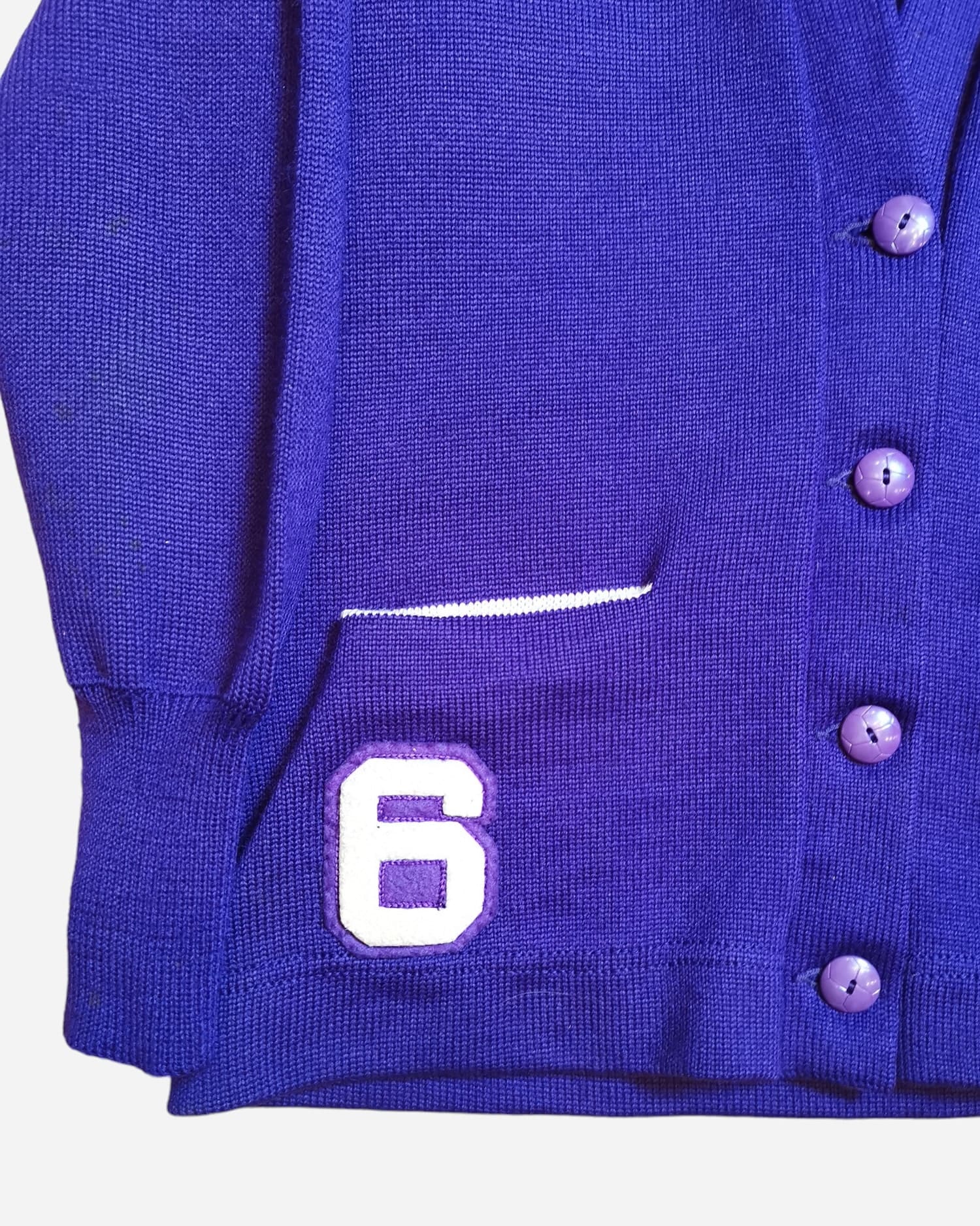 Vêtement vintage en maille, Gilet Vintage Femme, Gilet Vintage Homme, Boutique Pickers Vintage Officiel, Mode Vintage Homme, Femme et Enfant.