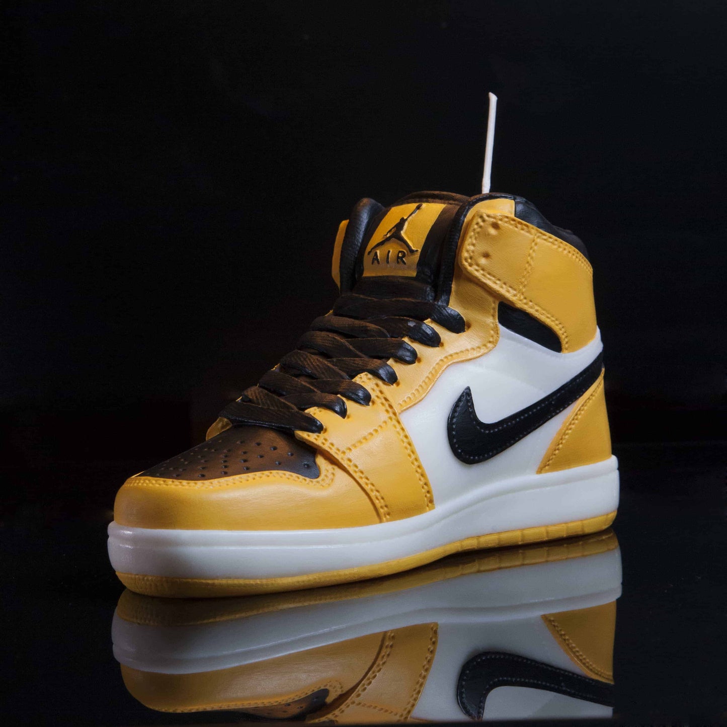 Bougie Originale, Passion Sneakers, Bougie Tendance, Bougie Jordan 1 Lost And Found Chicago, Sneakers Addict, Boutique Pickers Vintage Officielle, AIR JORDAN 1 Mid, Yellow, Black,Taxi